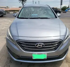 Hyundai Sonata Sport Sedan FWD (2.4L 4cyl 6A) 2016 Silver