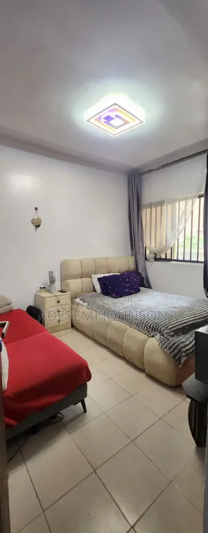 1bdrm Apartment in Lekki Phase 1 for rent