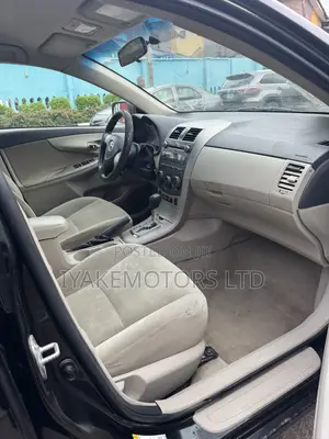 Toyota Corolla LE 4dr Sedan (1.8L 4cyl 4A) 2011 Black