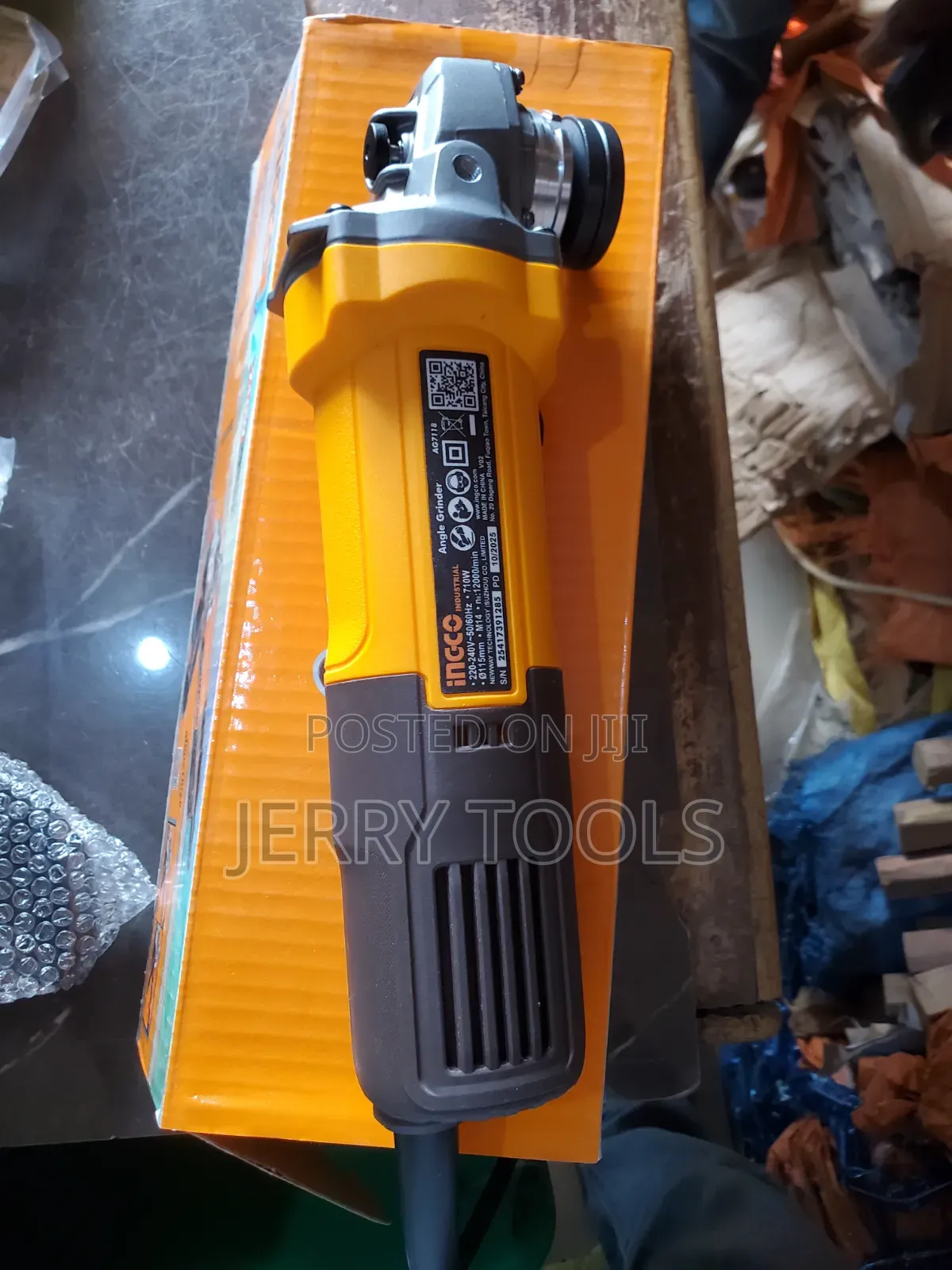 710 Watts Ingco Angle Grinder