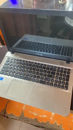 Laptop Asus 4GB Intel Celeron HDD 1T