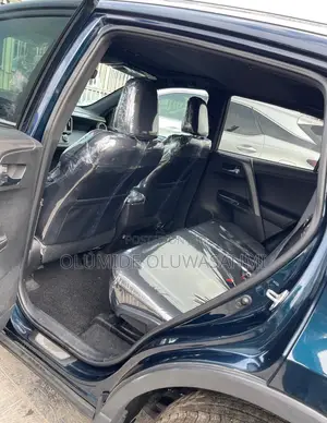 Toyota RAV4 SE AWD (2.5L 4cyl 6A) 2017 Blue