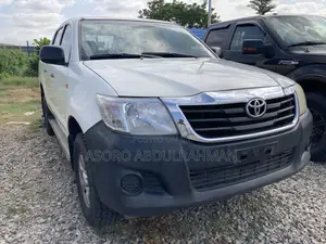 Toyota Hilux 2013 White