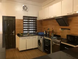 3bdrm Apartment in Canal West, Osapa london for rent