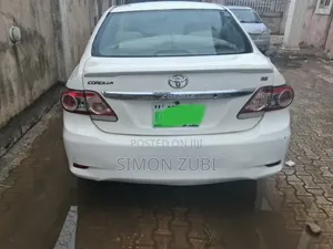 Toyota Corolla LE 4dr Sedan (1.8L 4cyl 4A) 2010 White