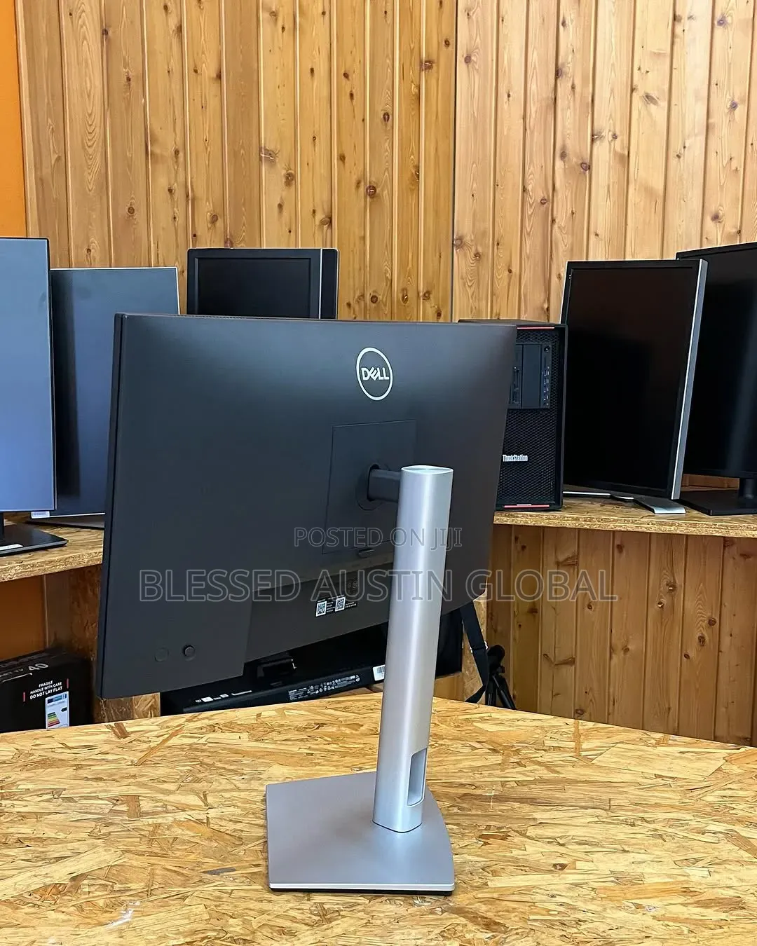 24 Inches Dell Frameless Ips Monitor