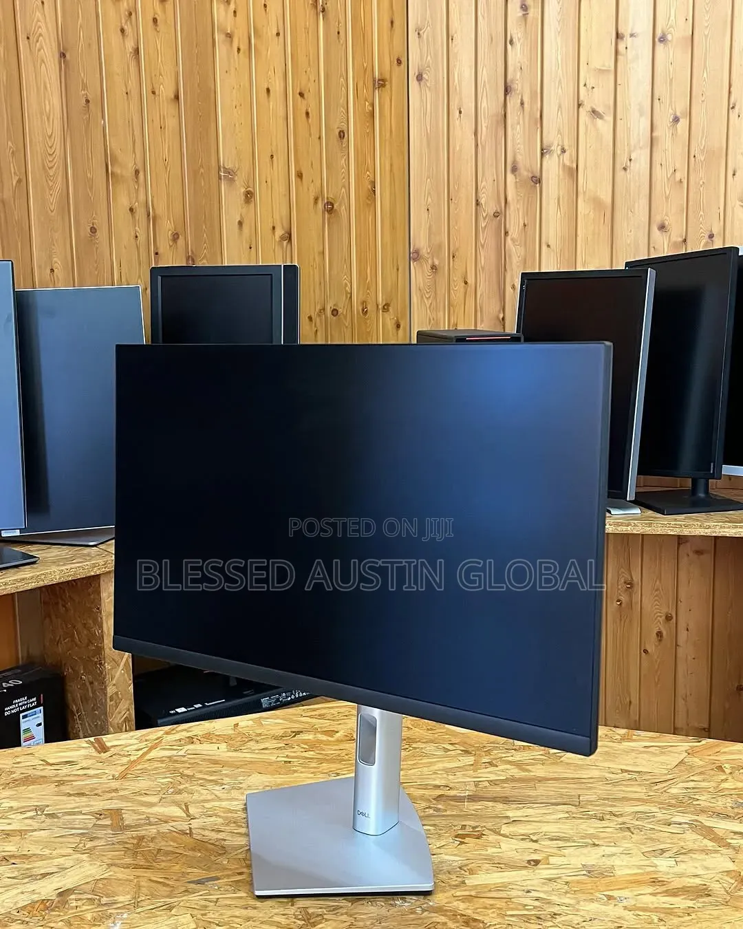 24 Inches Dell Frameless Ips Monitor