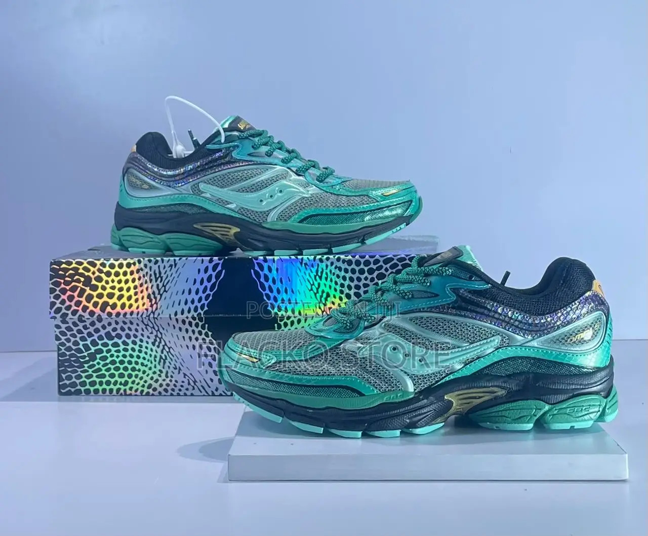 Original Saucony Progrid Omni 9 Glowconstrictor