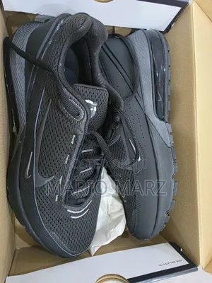 Nike Air Max 270 (Triple Black)