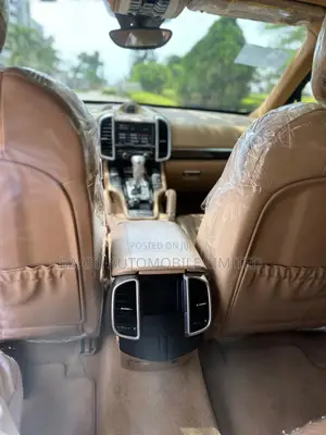 Porsche Cayenne 2013 Brown
