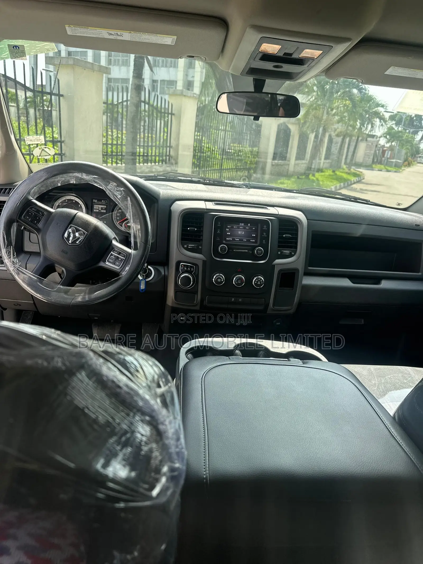 RAM 1500 2021 White