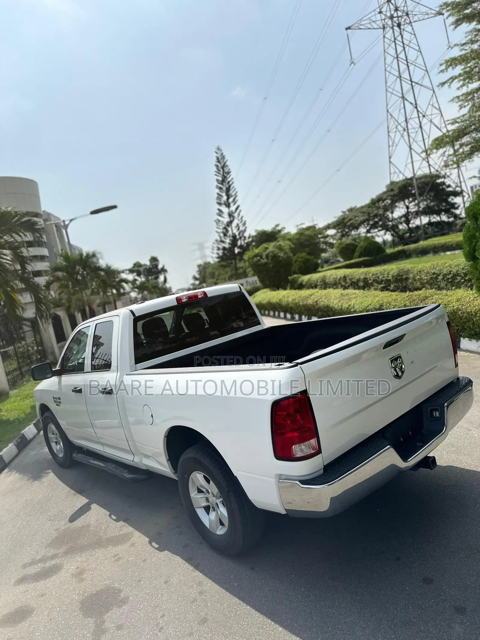 RAM 1500 2021 White