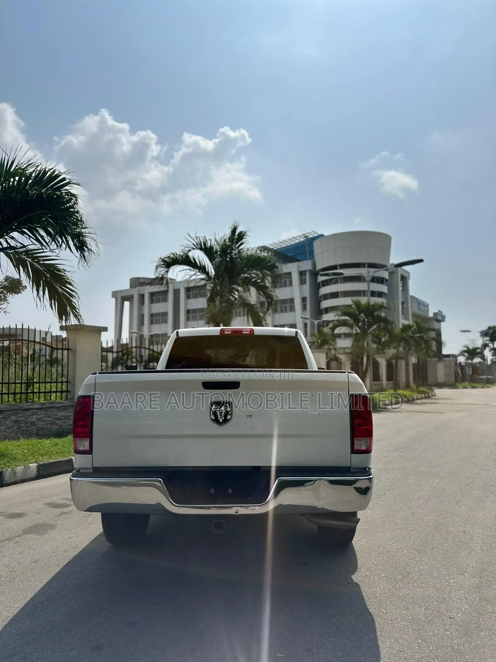 RAM 1500 2021 White