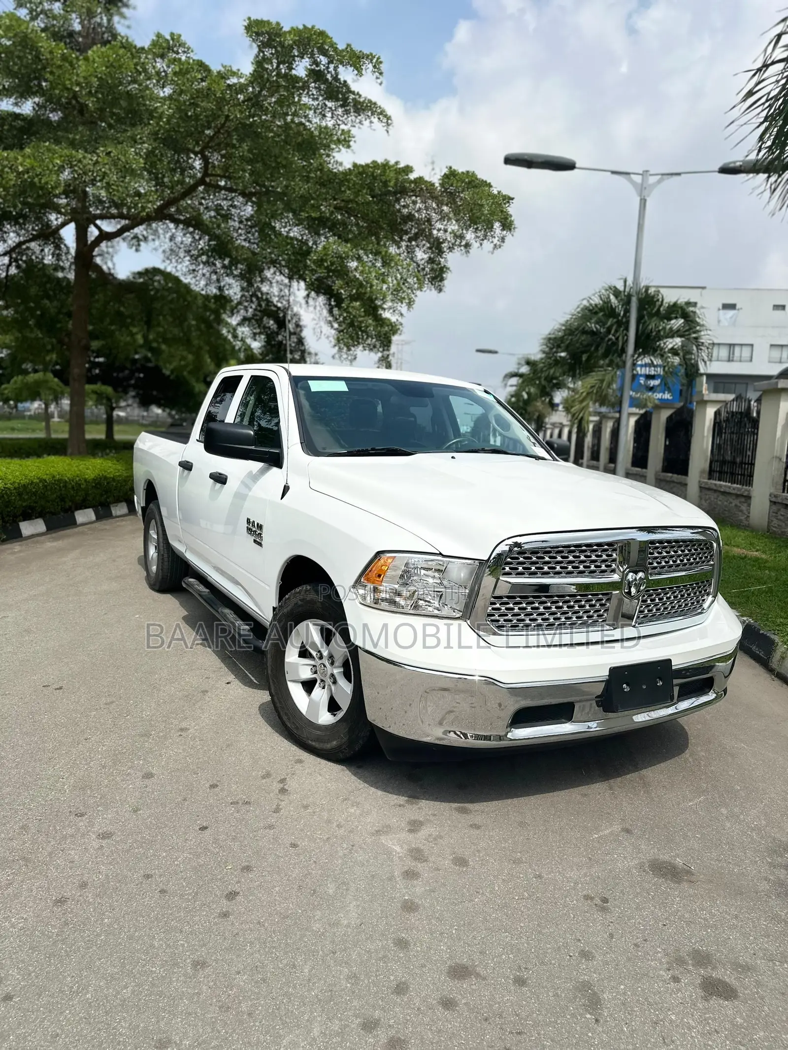 RAM 1500 2021 White