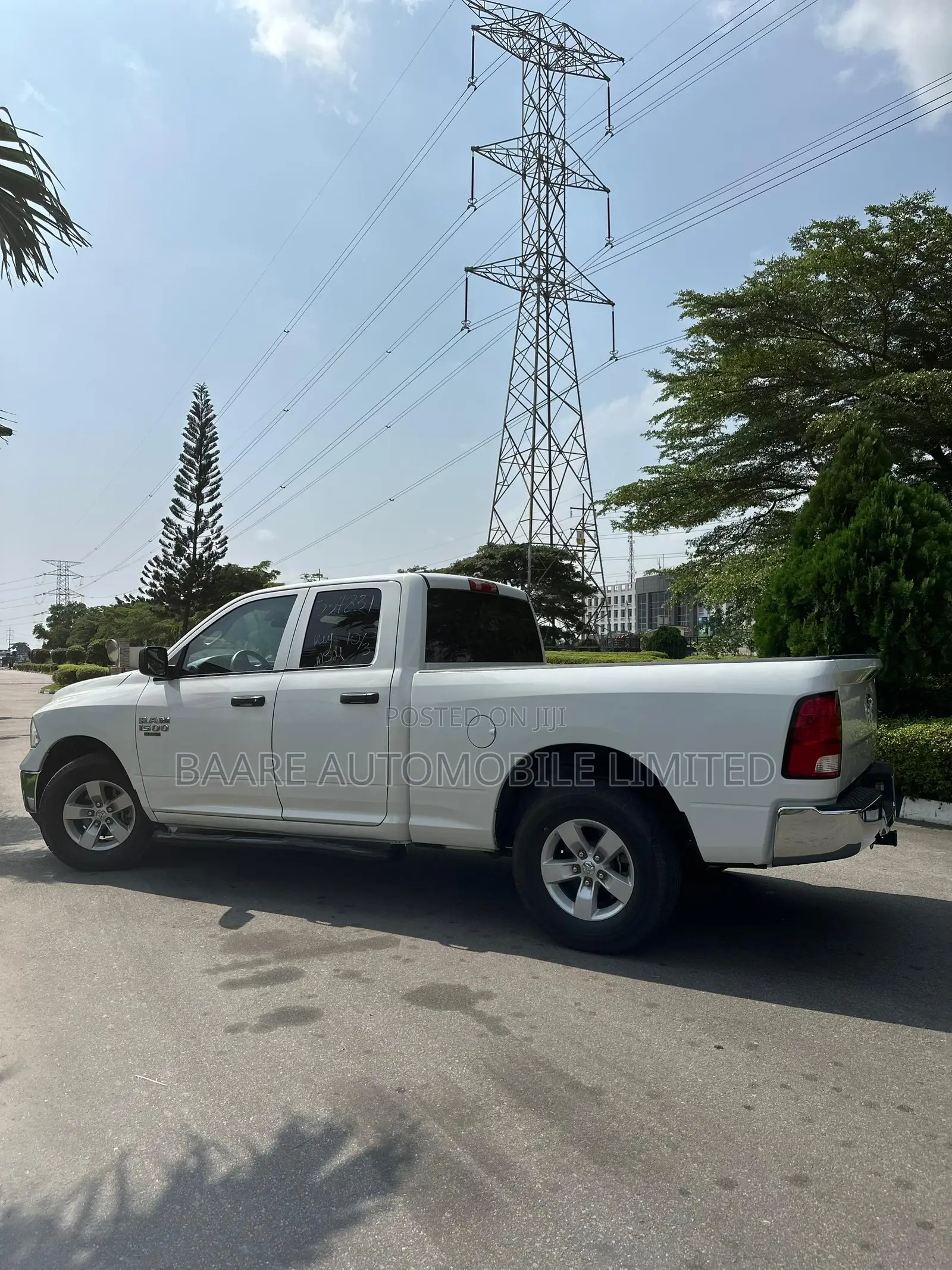 RAM 1500 2021 White