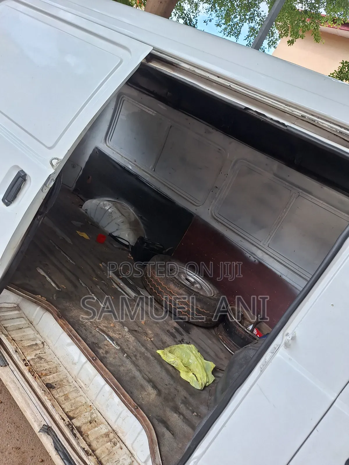 Hyundai Universe 1995 White