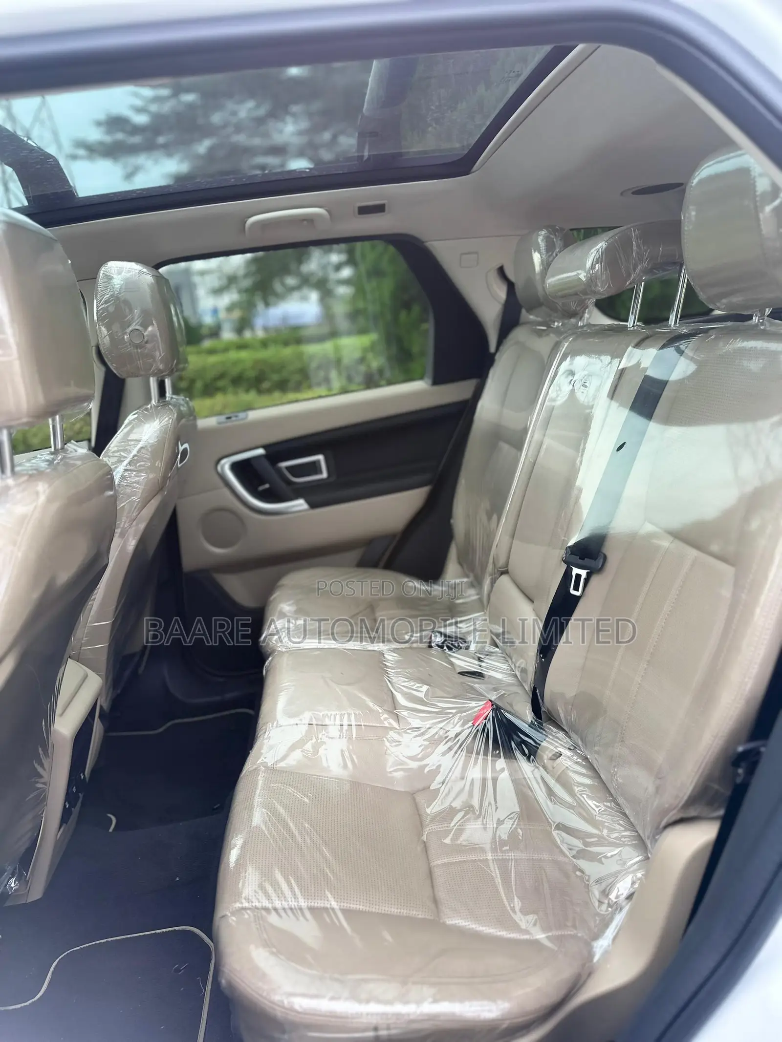 Land Rover Discovery 2015 White
