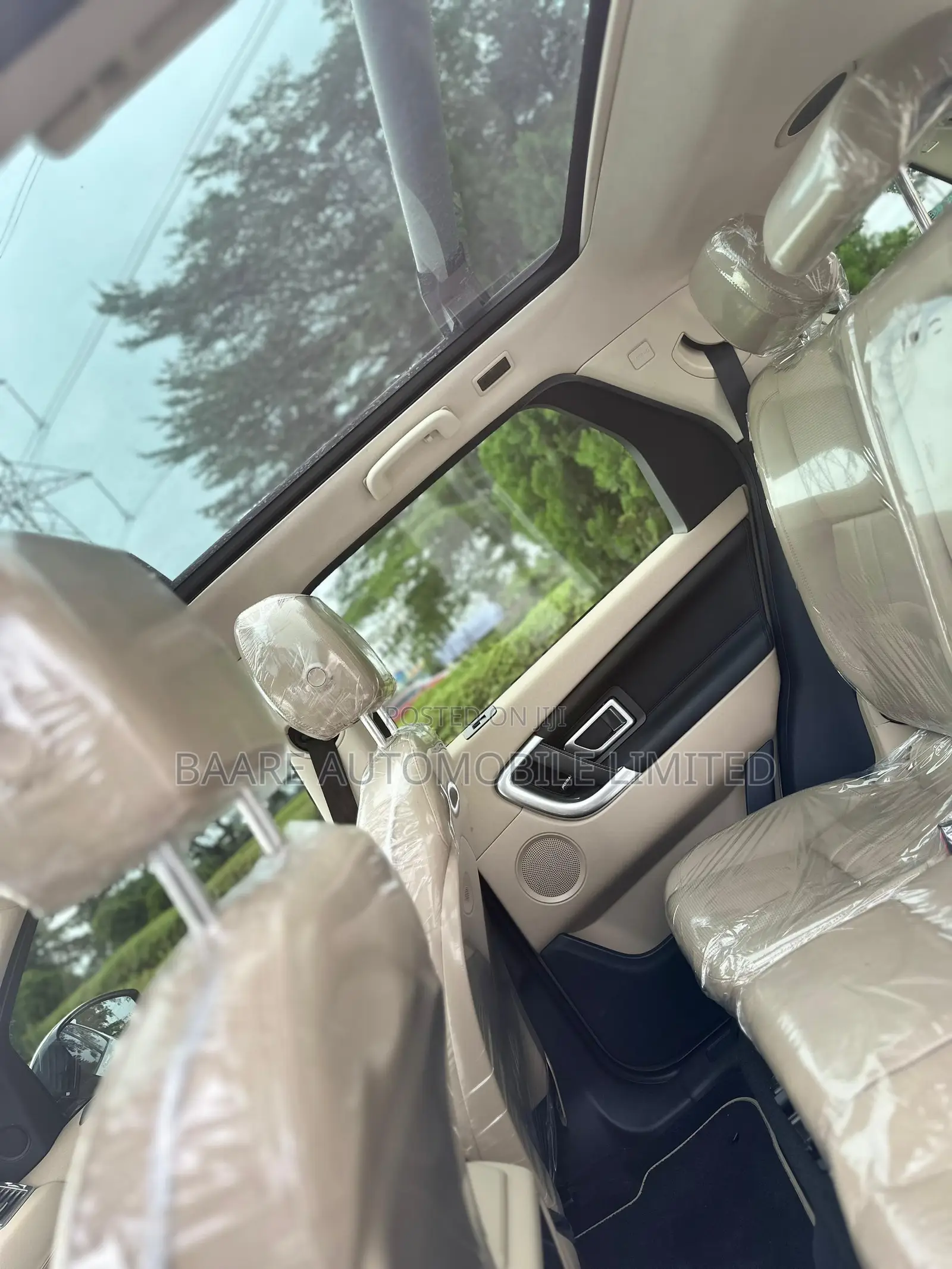 Land Rover Discovery 2015 White
