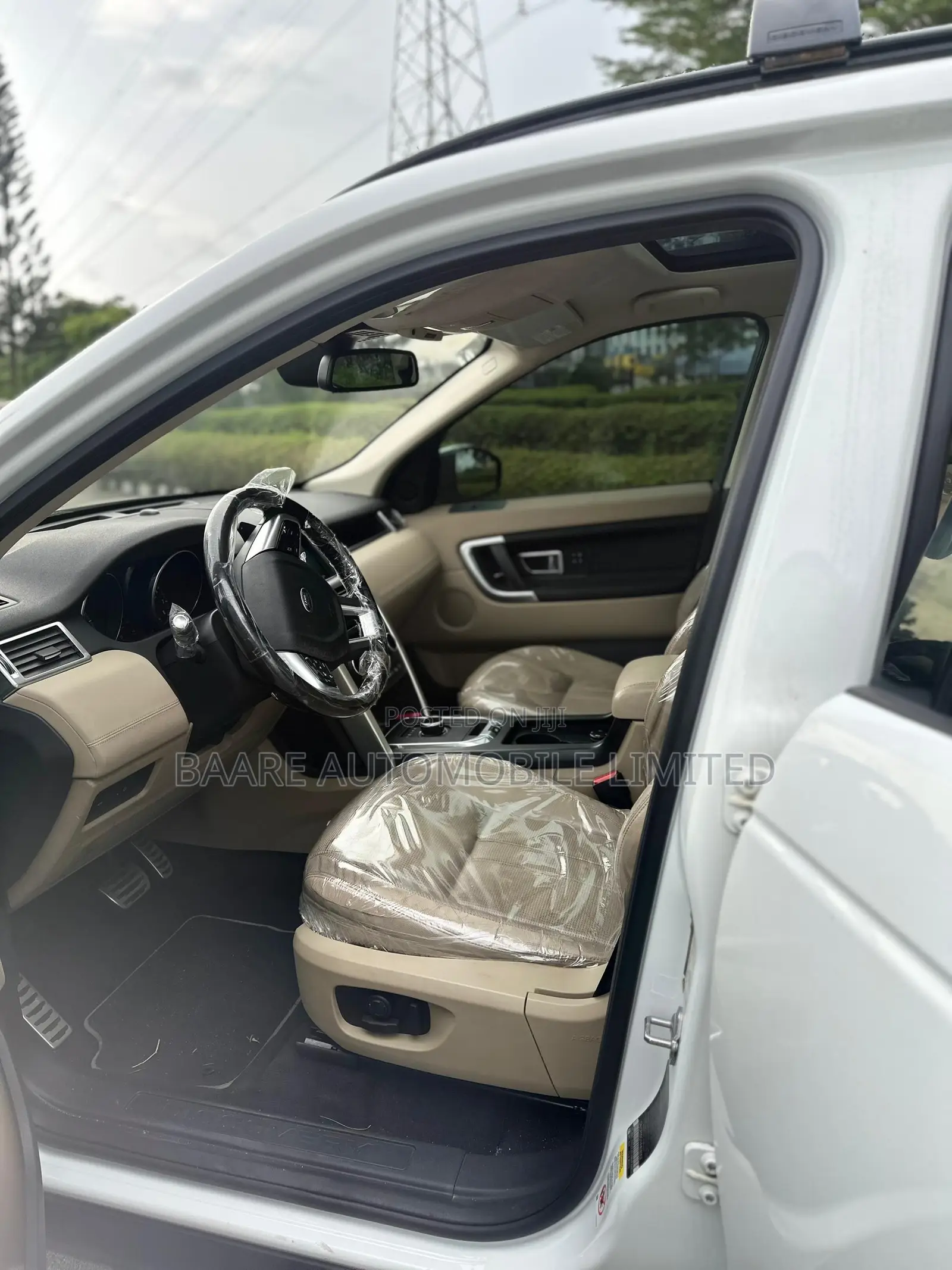 Land Rover Discovery 2015 White