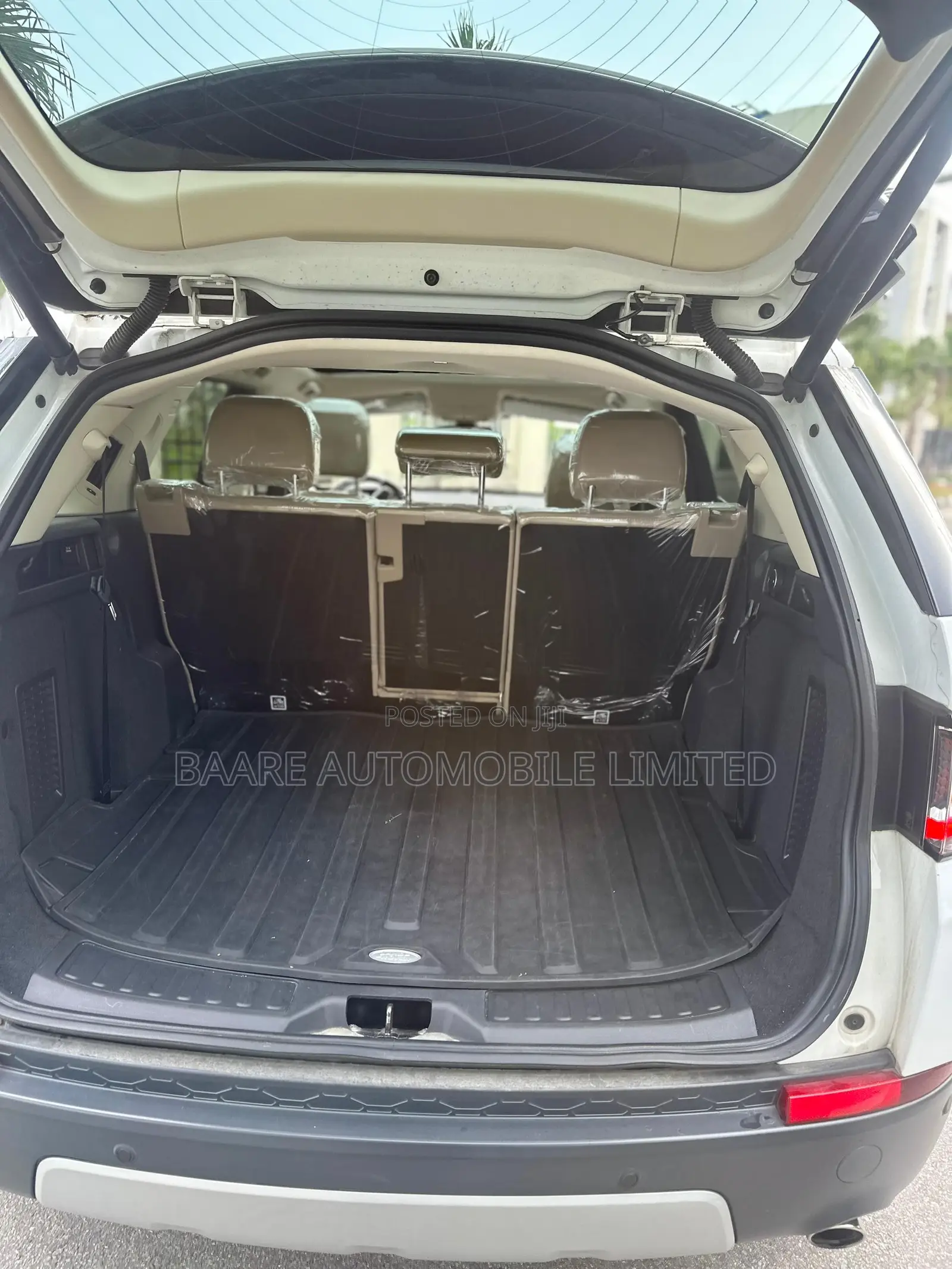 Land Rover Discovery 2015 White