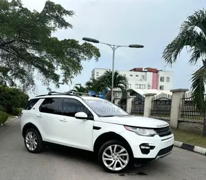 Land Rover Discovery 2015 White