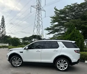 Land Rover Discovery 2015 White