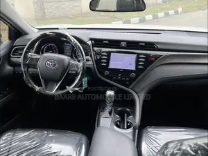 Toyota Camry SE FWD 2020 White