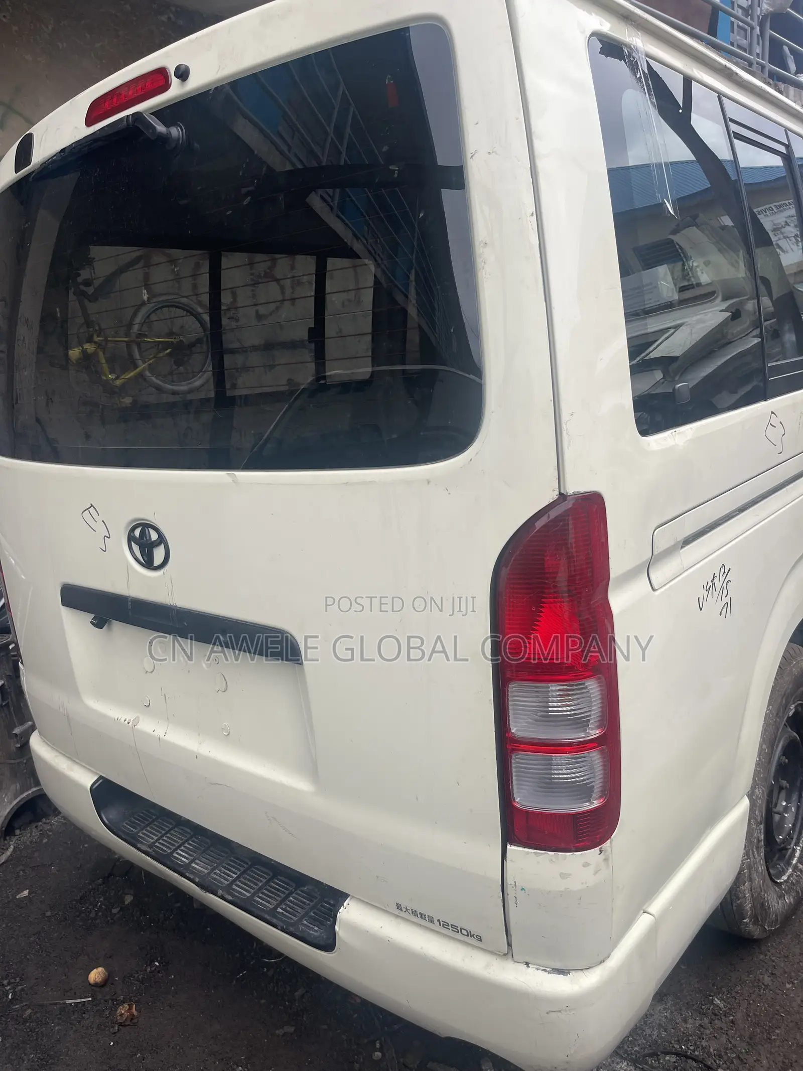Toyota HiAce 2010 Black