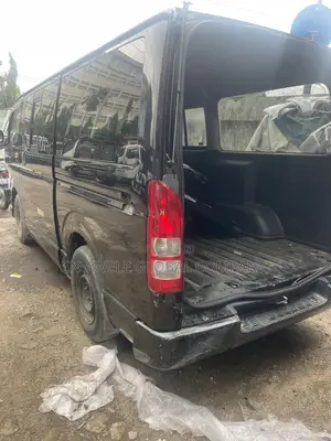 Toyota HiAce 2010 Black