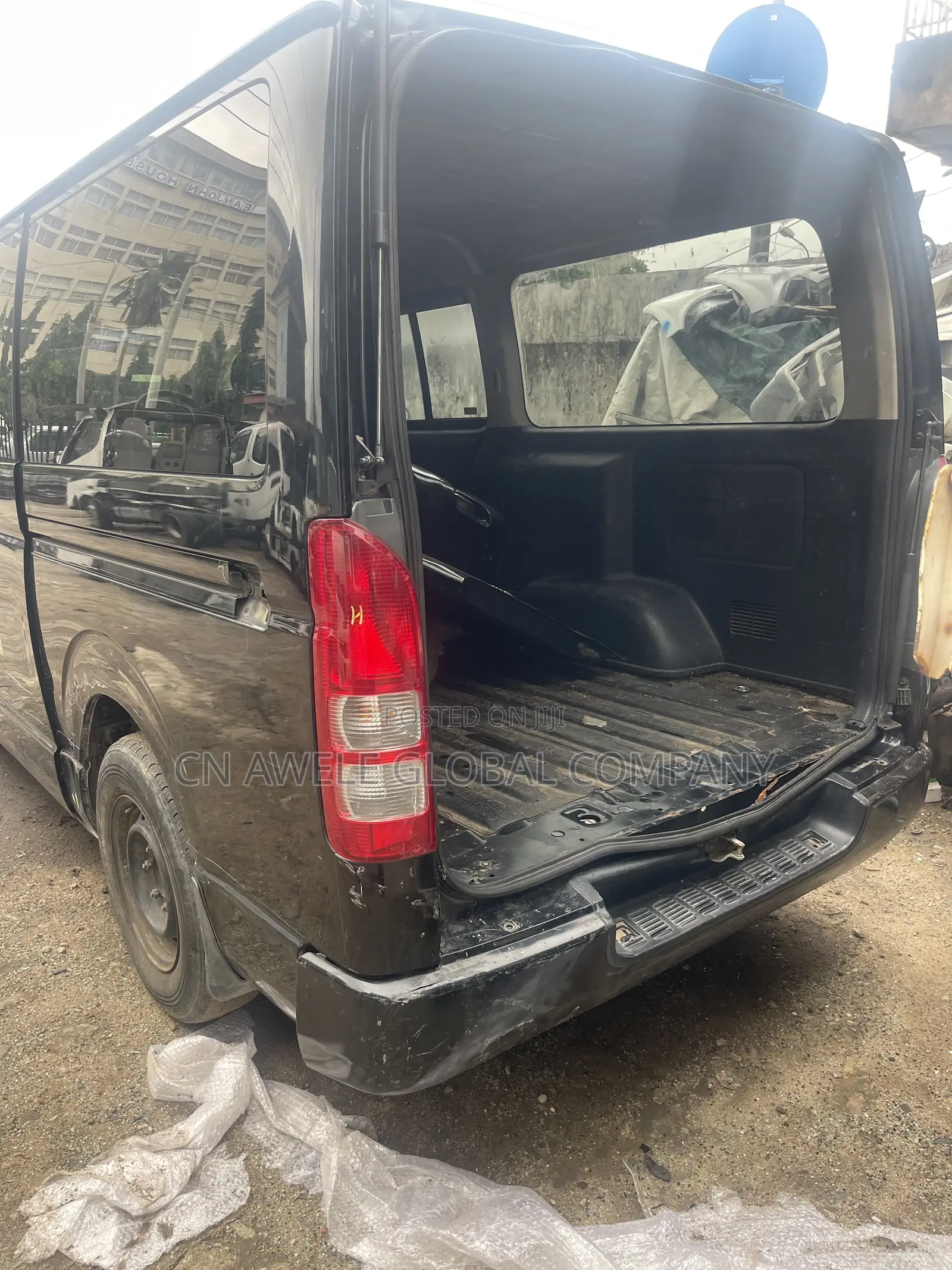 Toyota HiAce 2010 Black