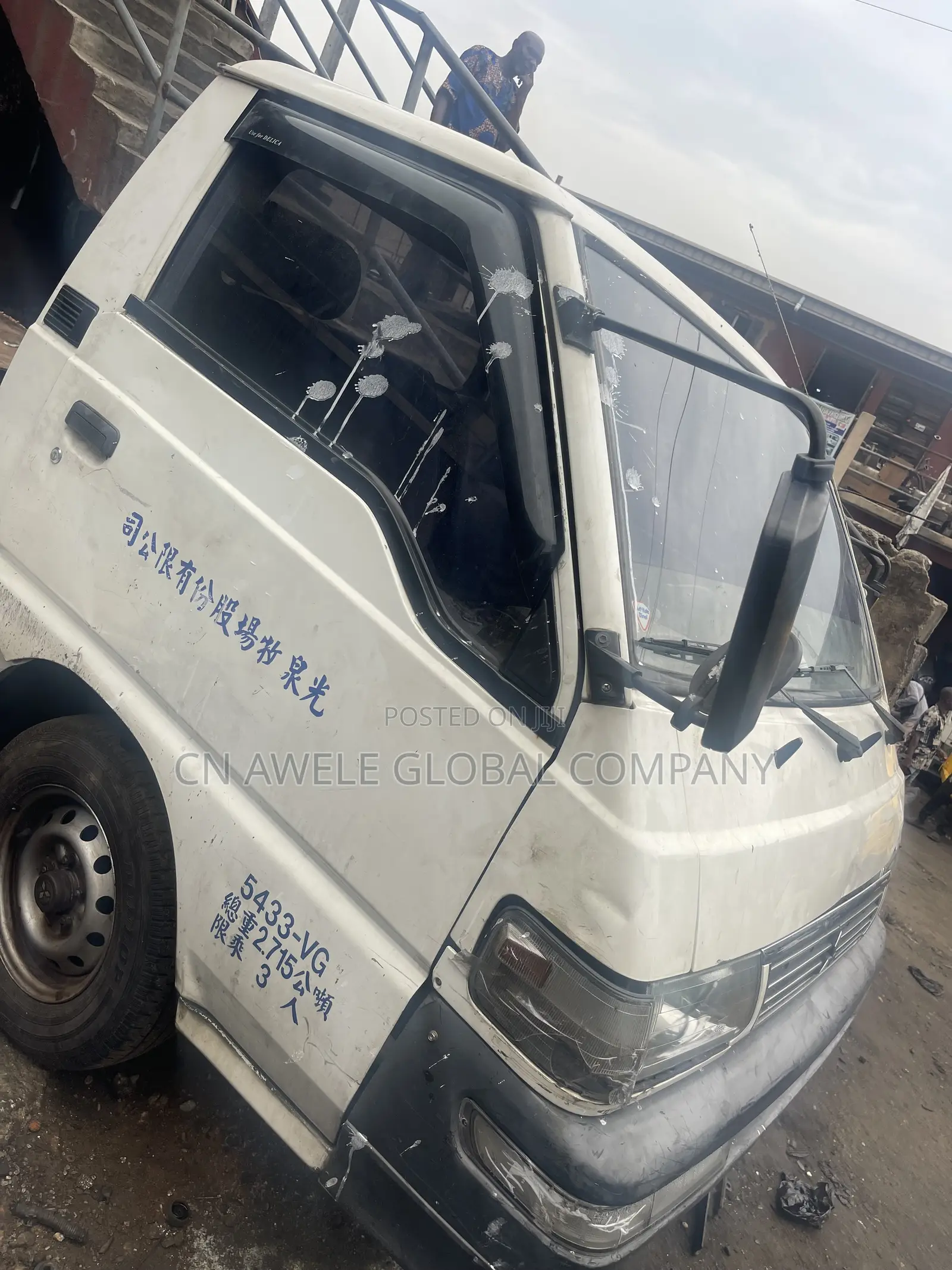 Mitsubishi Delica 2014 White