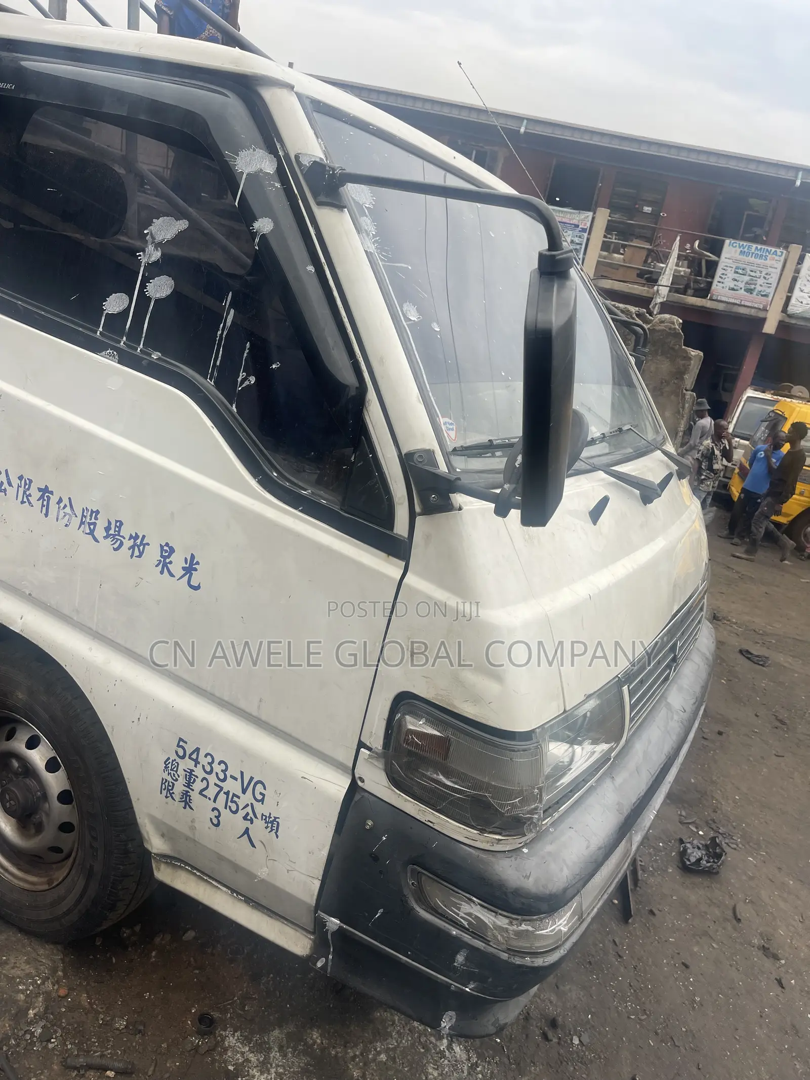 Mitsubishi Delica 2014 White