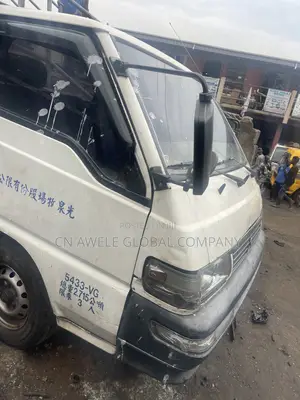 Mitsubishi Delica 2014 White