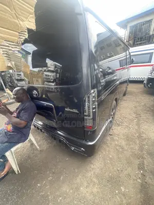 Toyota HiAce 2019 Black