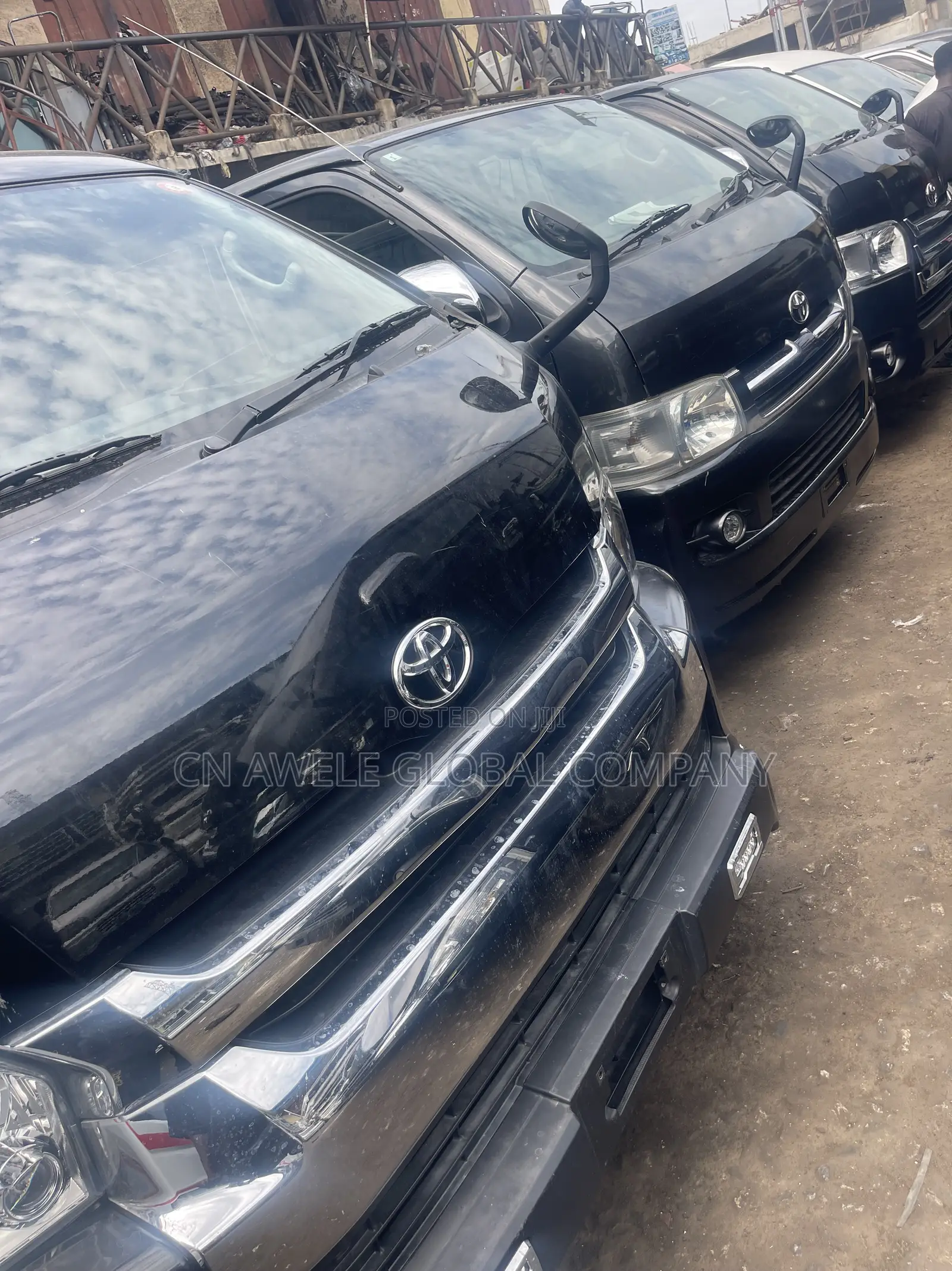 Toyota HiAce 2015 Black