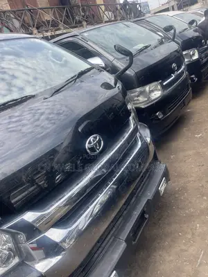 Toyota HiAce 2015 Black