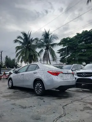 Toyota Corolla LE Eco (1.8L 4cyl 2A) 2018 Silver