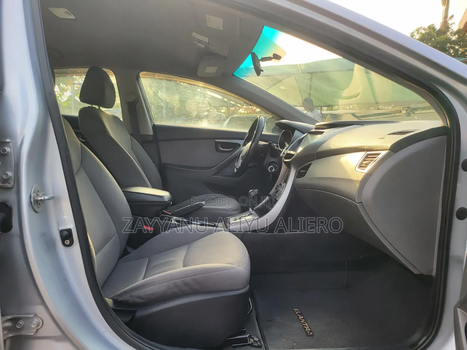 Hyundai Elantra 2011 Silver