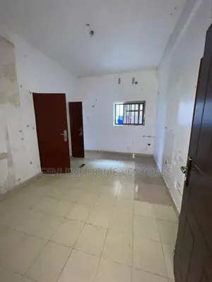 Mini Flat in Canal West Estate for rent