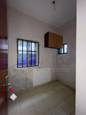 Mini Flat in Canal West Estate for rent
