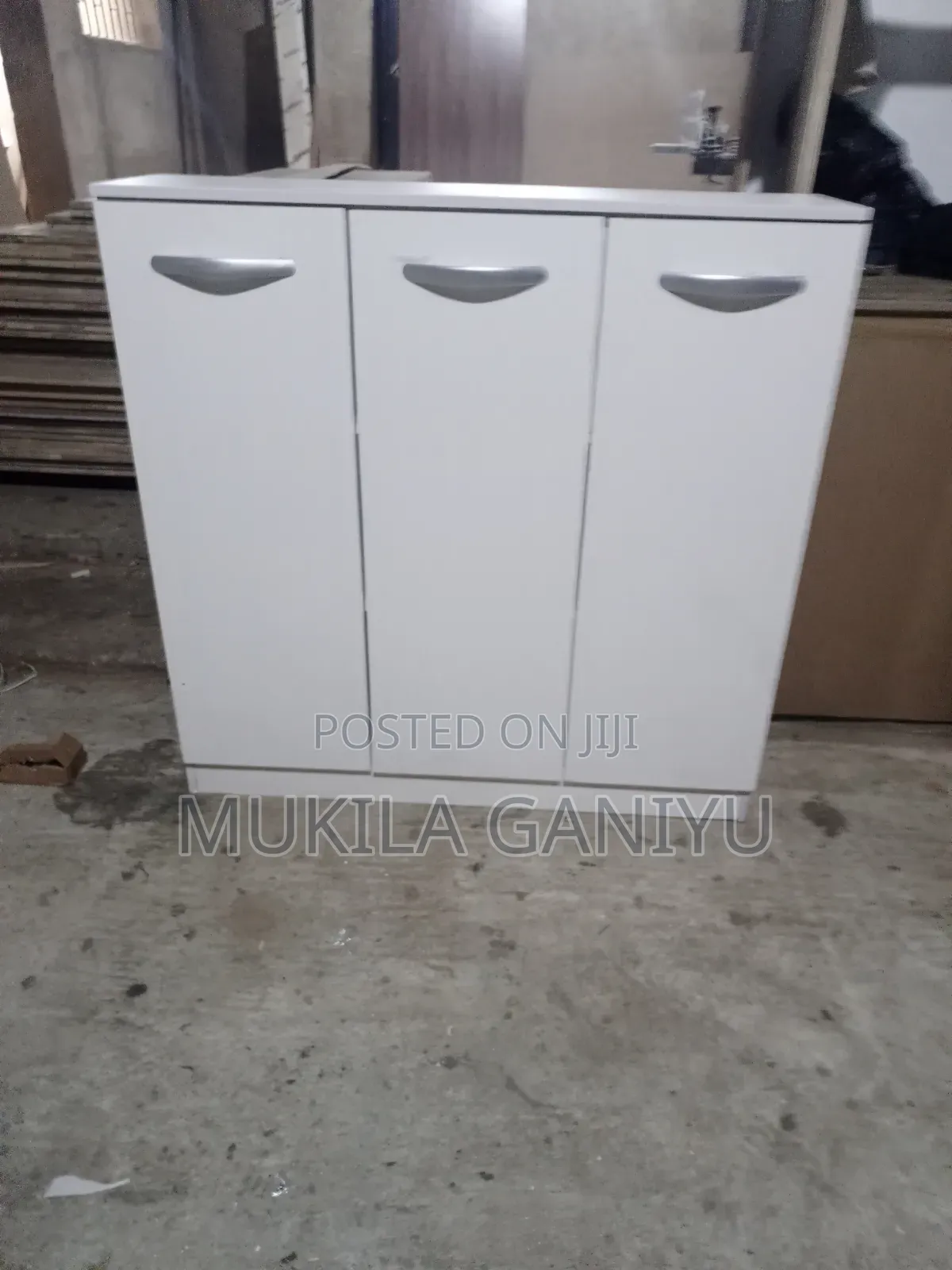 Bed, Doors, Table,