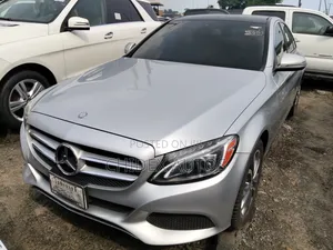 Mercedes-Benz C300 2017 Silver