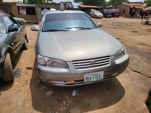 Toyota Camry Automatic 1999 Beige