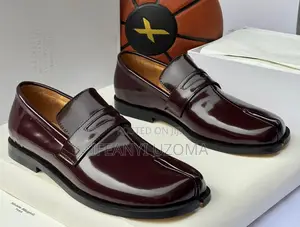 Designer Luxury Corporate Patent Leather Shoe