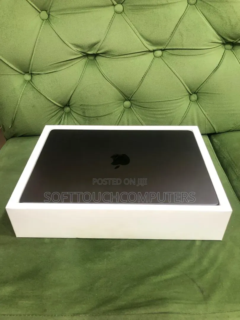 Laptop Apple MacBook Pro 2024 M4 Max 36GB Apple M4 Max SSD 1T