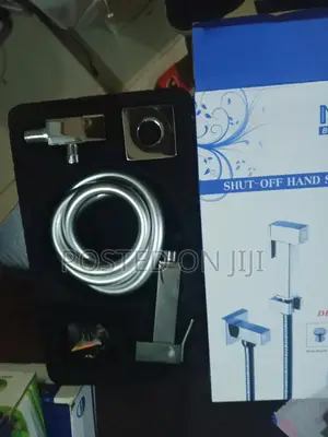 Mmaat Pressing Shower