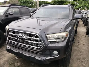 Toyota Tacoma 2018 Gray