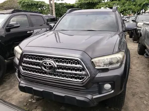 Toyota Tacoma 2018 Gray