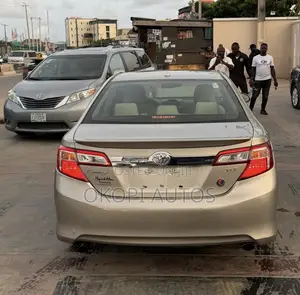 Toyota Camry 2014 Gold