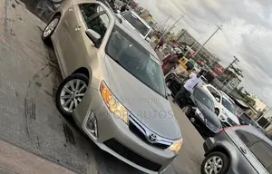 Toyota Camry 2014 Gold